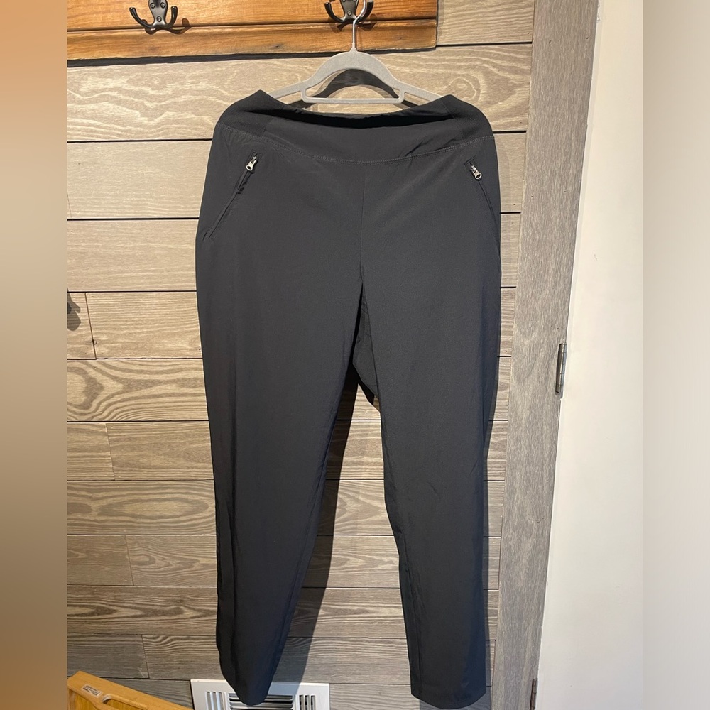 Black pull on pants! Great for casual or work!  XL Telluride Clothing Company